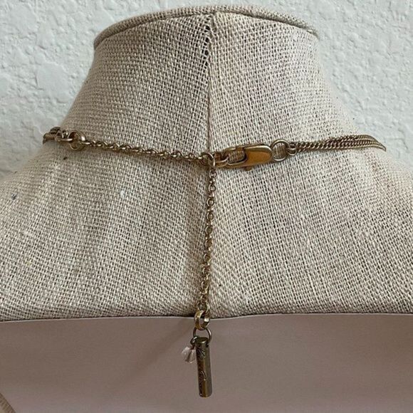 NWOT Kenneth Cole Pave Metallic Stone Disc‎ Pendant Gold Tone Necklace - Picture 4 of 5